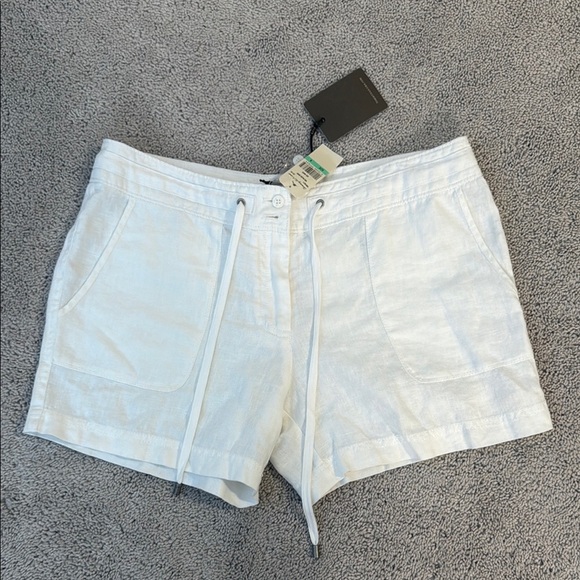 Tommy Bahama Two Palms Linen Shorts | Size 8 | White | NWT - Picture 1 of 6